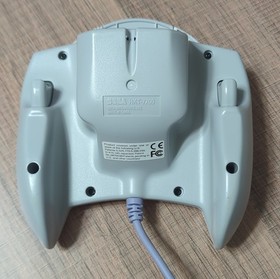 SEGA Dreamcast HKT-3020 Console White w/ Box, 2 Controllers, 4 Games