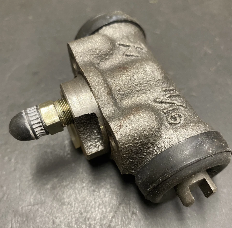 Cilindro de rueda de freno Mitsubishi Mighty Mits MB277202 OEM nuevo stock antiguo Foto 4 de 4