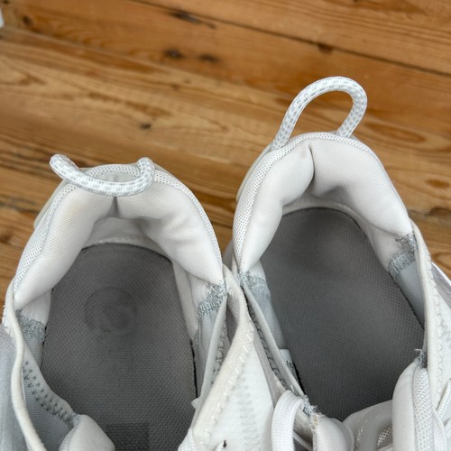 Nike Turnschuhe Herren Größe UK 10,5 Air Max 2090 Triple Weiß Mesh Laufen Fitnessschuhe - Bild 11 von 13
