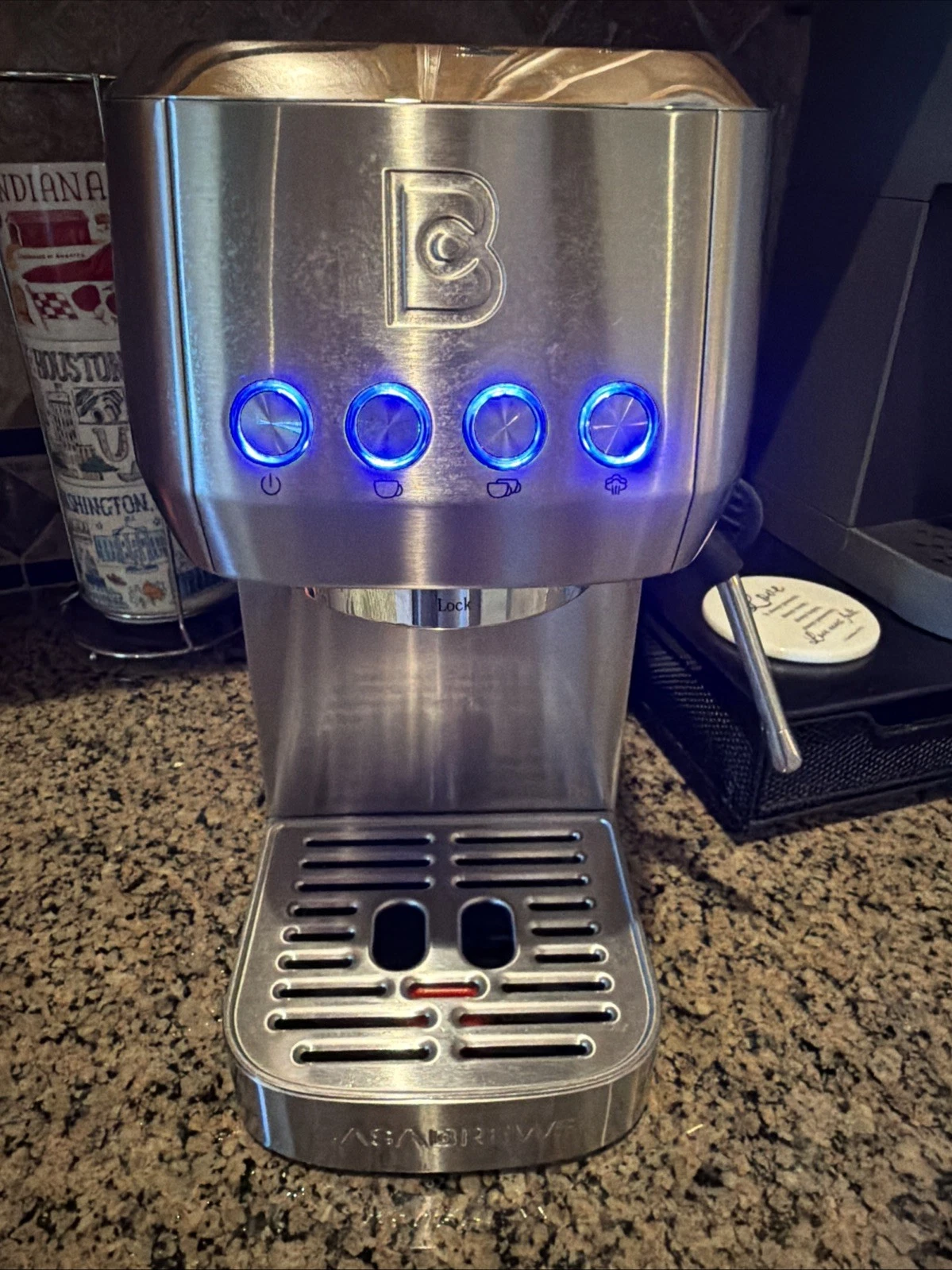 CASABREWS 3700 Espresso Machine - 20 Bar - Steam Frother - 43.9oz Tank - Silver
Opens in a new windo