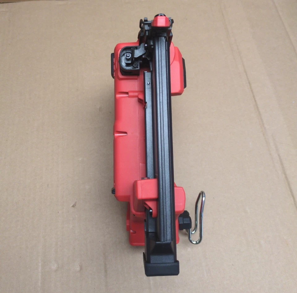[Open-Box] (2746-20) Milwaukee M18 FUEL 18 Gauge Brad Nailer - Image 3 of 4