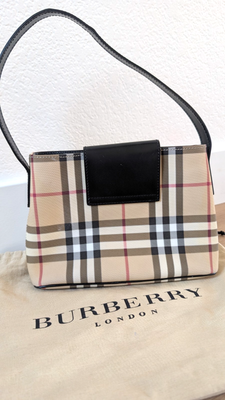 Y2K AUTHENTIC Burberry Nova Check Shoulder Bag with Black leather Trim