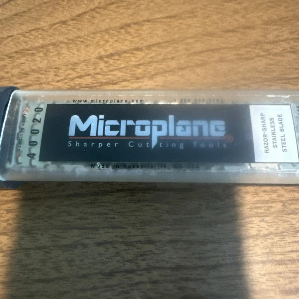 Терка Microplane Black Classic Zester, имбирь для сыра пармезана изюминки - Изображение 2 из 4