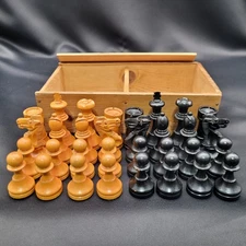 Vintage Lardy Staunton Chess Set