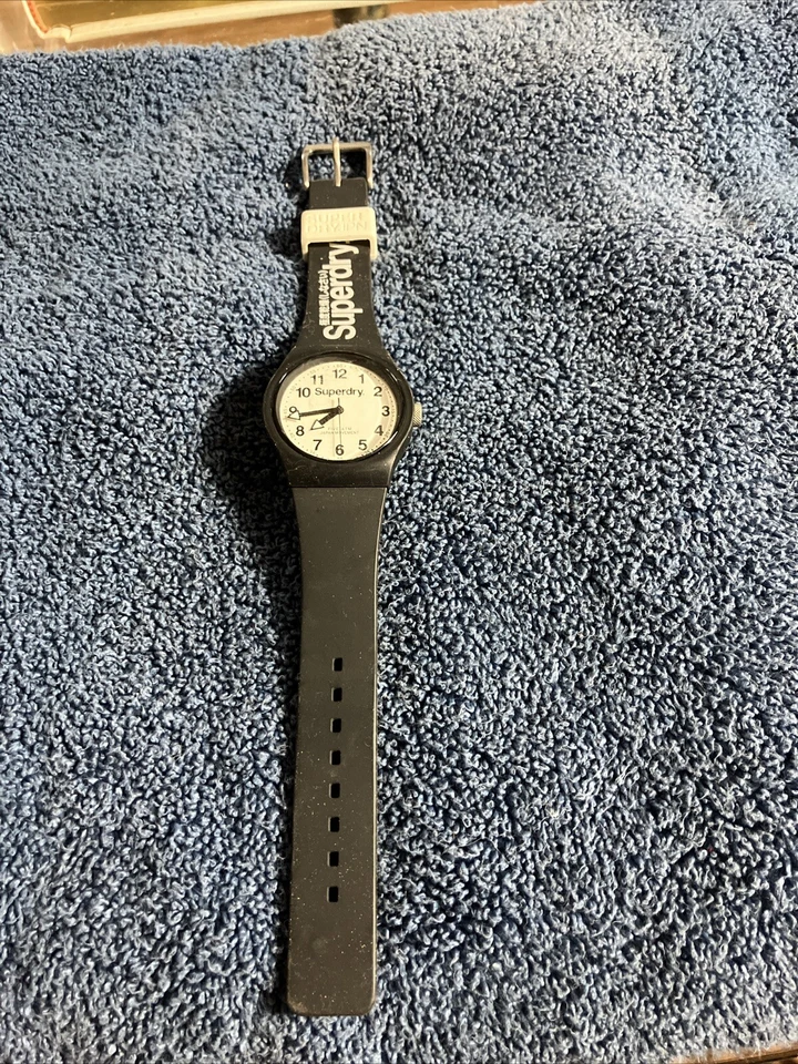 Reloj negro analógico urbano SUPERDRY para hombre con esfera blanca y correa negra SYG164BW Foto 2 de 3