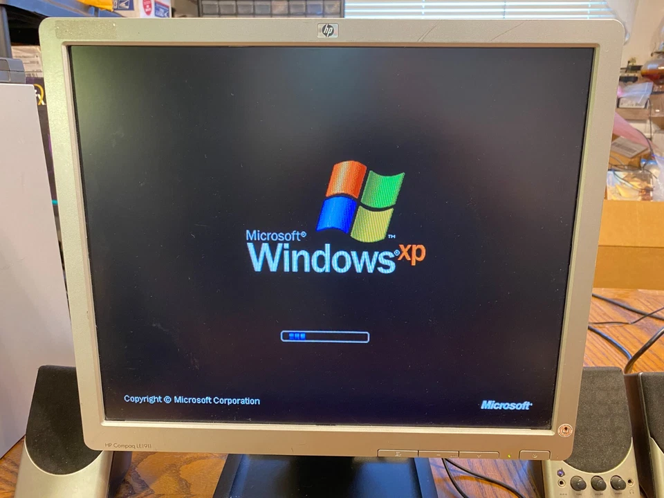 RETRO PC GAMING LAN RIG ( Win XP / Win 7 Pro with over 45 multiplayer games!! ) - Image 4 of 4