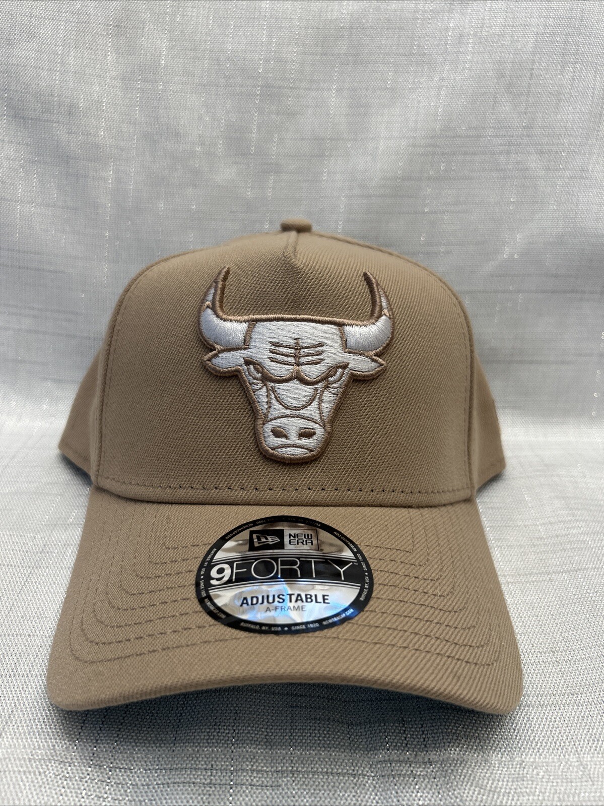 CHICAGO BULLS NEW ERA 9FORTY Team Snapback Cream Snapback Hat Cap