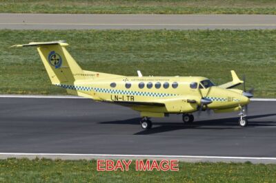 PHOTO  AEROPLANE HAWKER BEECHCRAFT B200 SUPER KING AIR 'LN-LTB' C/N BB-2001 BUIL