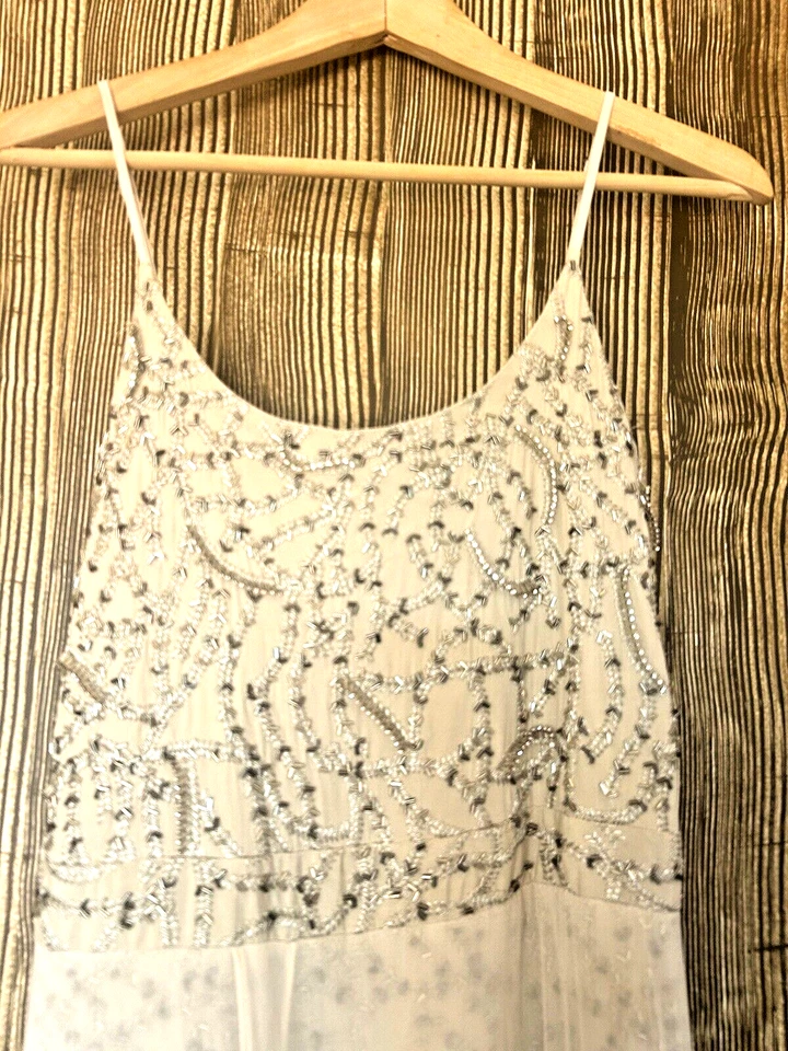 Vestido Mameluco Haute Hippie Seda Cuentas Beige Talla 8 Fairy Spotlight Slayer Nuevo con Etiquetas Foto 3 de 4