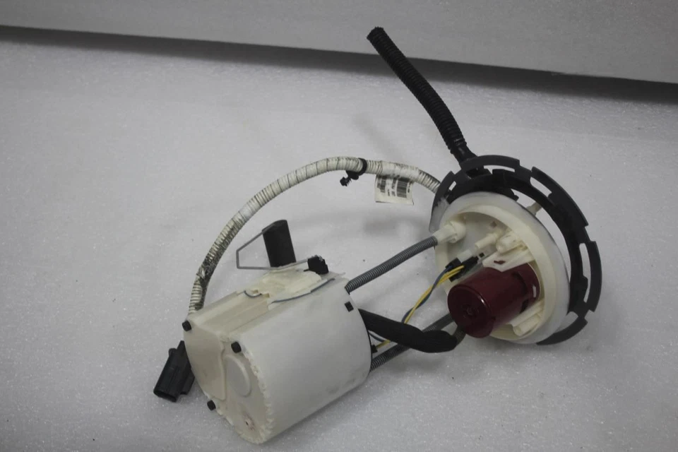 Chevrolet Volt 2017 bomba de combustible de gasolina 23375495 Foto 2 de 4