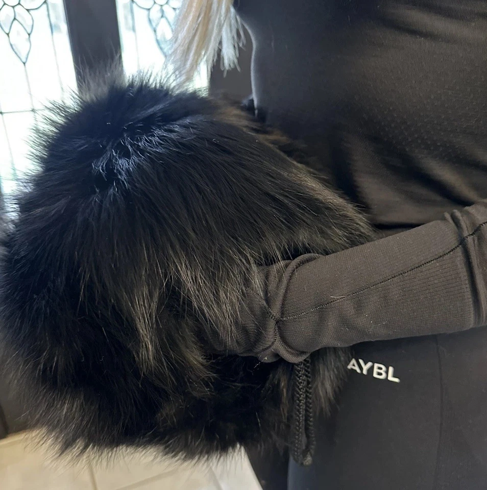 Calentador de manos de piel de zorro negro de colección con correa para la muñeca y cartera incorporada LEER Foto 4 de 4