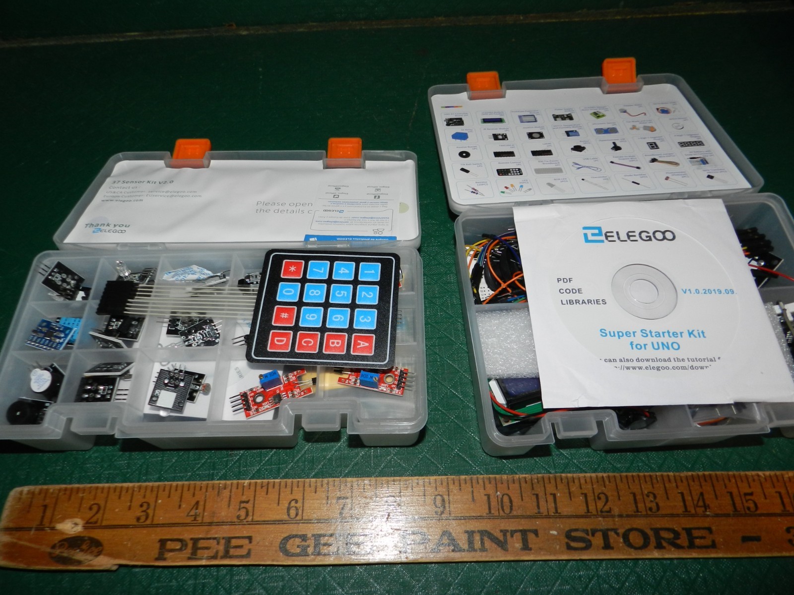 Super Starter Kit UNO R3 Project and 37 Sensor Kit V2.0 , 2 Sets ,Brand New !