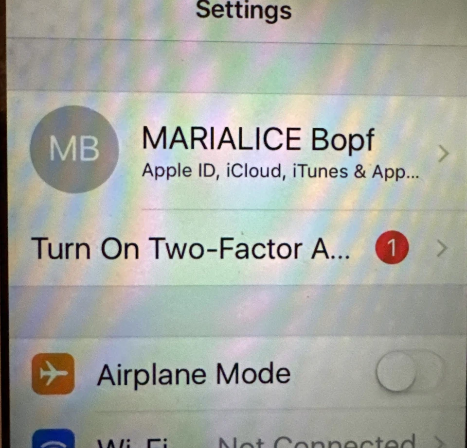 Apple iPhone 5s 16 GB Gold (ATT) A1533 Good Used  10.3.3 IOS ISSUE!! - Image 2 of 4