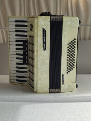 ++Piano accordions used music instruments WELTMEISTER STELLA 60 BASS