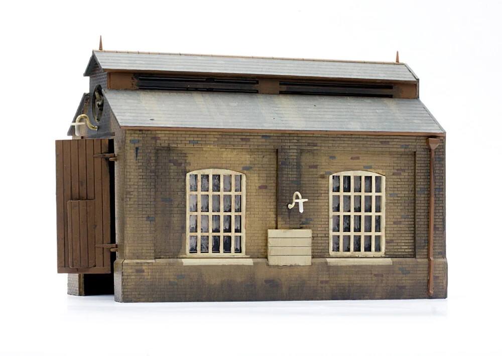Dapol Kitmaster ""OO/HO"" Locomotive Engine Shed C007