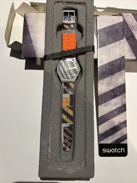 SWATCH SPECIAL 2021 - SO32Z100 