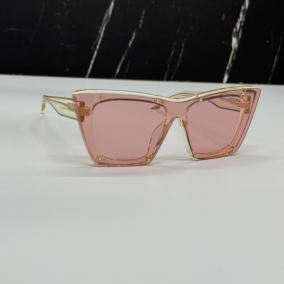 サングラス ALEXANDER MCQUEEN Woman Sunglasses Brown AM0426S 003 Bronze Color Womens Alexander McQueen Sunglasses | 4 result(s)