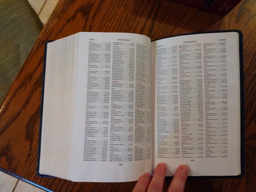 NKJV, Thompson Chain-Reference Bible, Handy Size, Leathersoft, Navy, Red Letter, - Imagen 13 de 16