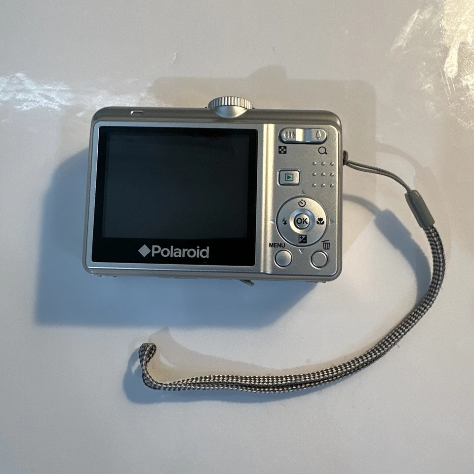 Polaroid i633 6.0MP Digital Camera - Silver **READ INFO** - Image 2 of 4