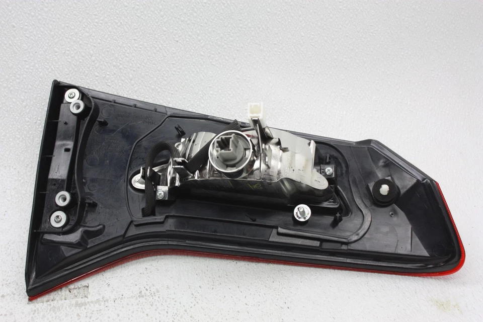 34150-TZ5-H02 OEM Acura MDX Right Passenger Side LED Inner Tail Lamp - Imagem 2 de 4