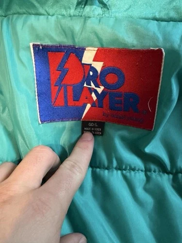 Vintage Vancouver (Memphis) Grizzlies Pro Player Puffer Jacket, Grizzly Graphics image 4