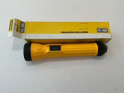 Vtg NOS Bright Star 3 D cell yellow sure grip flashlight 2625 USA made
