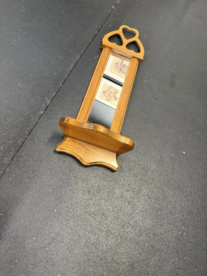 Espejo de pared de madera vintage de entrada a granja con estante y recortes de corazón Cottagecore Foto 4 de 4