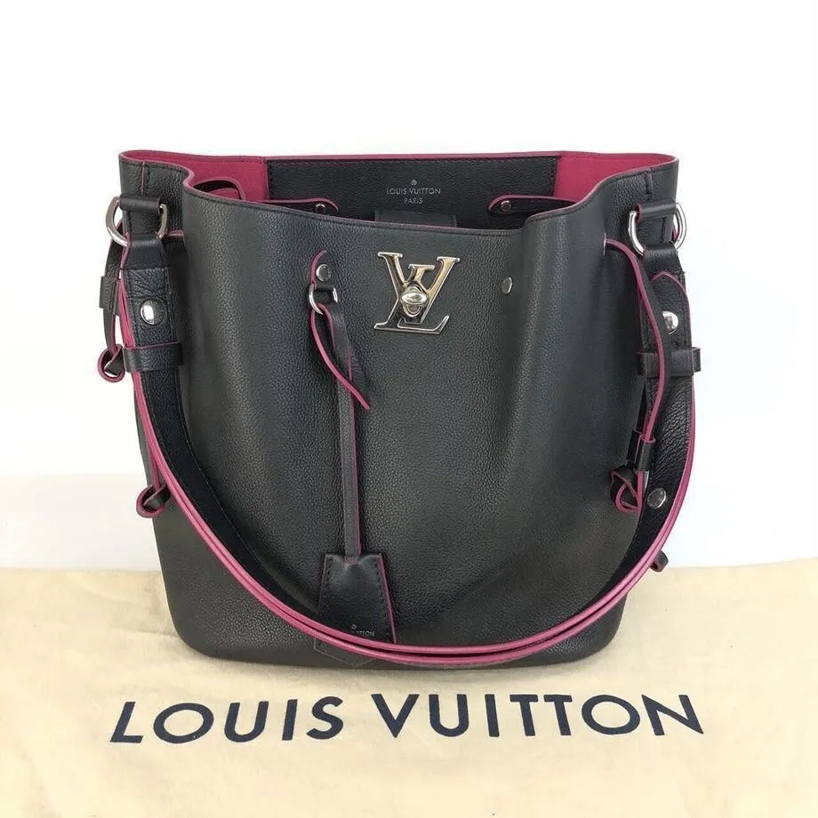 LOUIS VUITTON Authentic Women's Lock Me Bucket Shoulder Bag Black  Leather