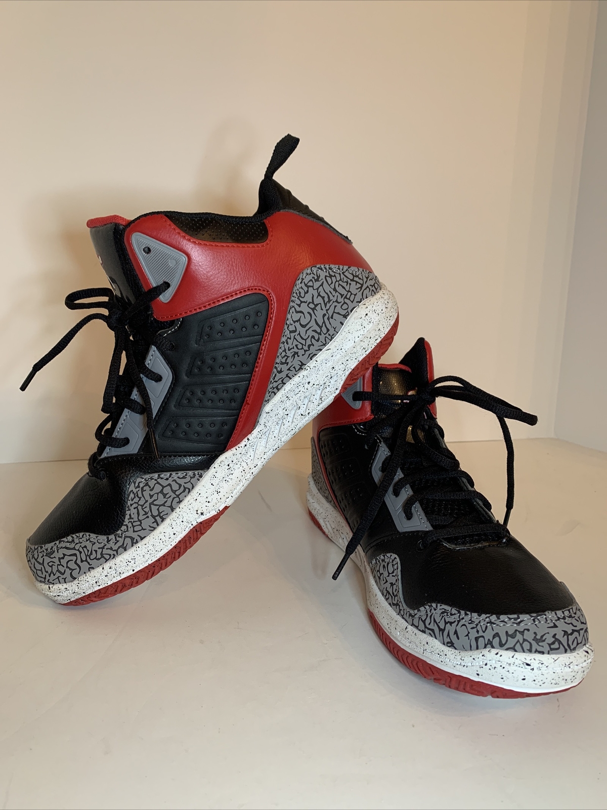 AND1 Basketball Shoes Red Black Gray 