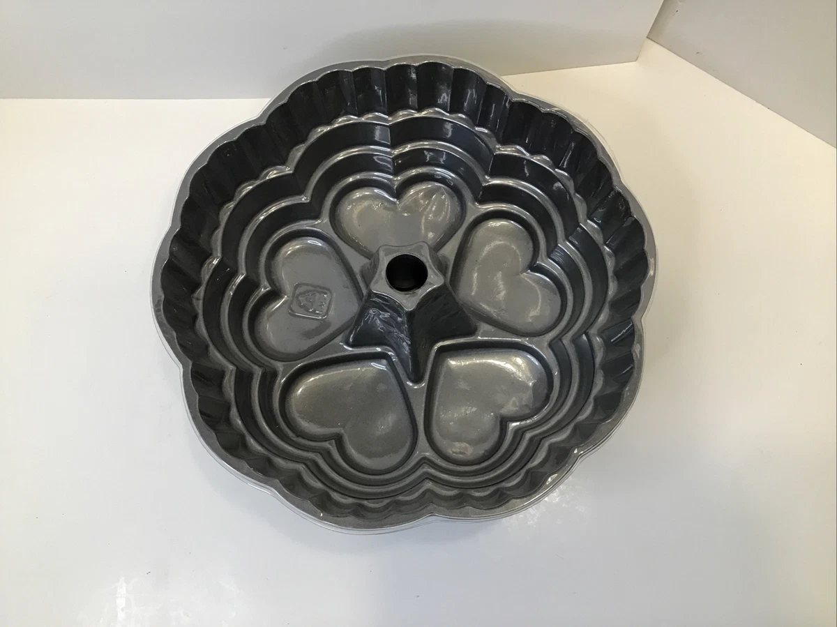 Wilton, Kitchen, Bundtcake Pan Queen Of Hearts Non Stick Cast Aluminum