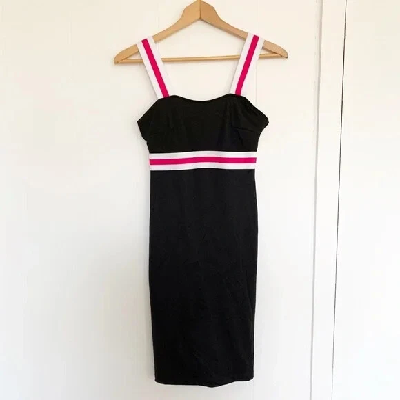 UNDERCOVER NUOVO Victoria’s Secret sport rosa abito a fascia taglia small body con reggiseno top sole VS