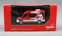 Herpa 098243 H0,1:87 Mercedes-Benz Sprinter 18 Bus Hochdach \Feuerwehr Essen\""