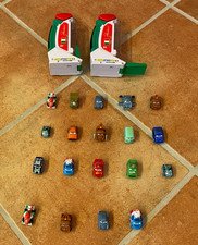 Auto giocattolo Disney Cars Mini Racers 19 con due avviatori manuali