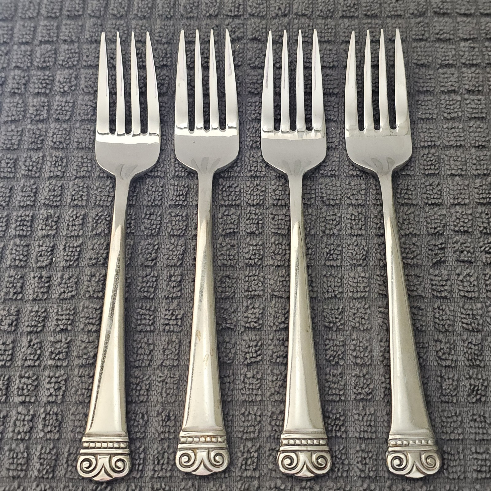 Oneida Melodia 18/10 Stainless Indonesia 7 1/8"