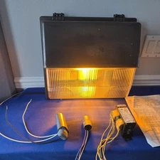 Vintage Lithonia Hi-Tek Industrial Outdoor Light Fixture TW Series 551691 70W