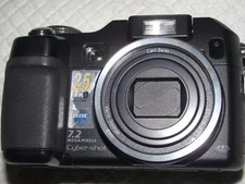 SONY CYBERSHOT DSC-V3 7.2 MP DIGITAL CAMERA WITH BATTERY AND CHARGER, TESTED,