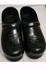 Dansko Women's Size 39 (US 8.5 - 9) Linen Patent Leather Clogs Slip-on