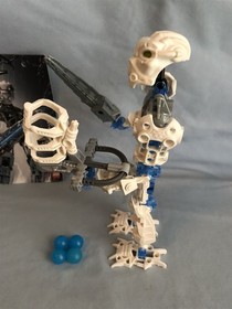 LEGO set 8732 Toa Matoro VINTAGE BIONICLE Toa Inika 100% complete w/ instruction