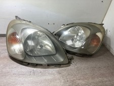 COPPIA FARI ANTERIORI LATO PASSEGGERO E GUIDATORE TOYOTA YARIS 2002