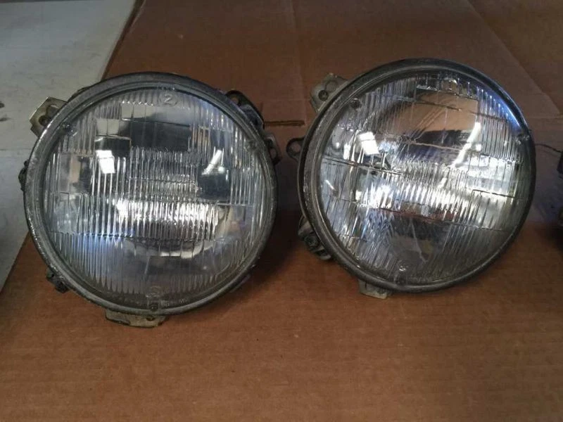 1979 Rolls Royce Silver Shadow II Б/У ЛЕВАЯ И ПРАВАЯ ФАРЫ (ВНУТРЕННИЕ И ВНЕШНИЕ) - Изображение 3 из 4