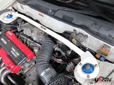 Domstrebe Front Upper Stutbar Ultra Racing für Nissan Sunny 90-95 N14 Pulsar