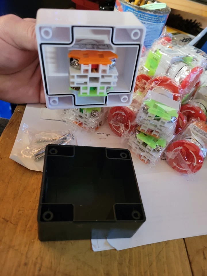 22mm E-STOP Switch Latching Mushroom Head Emergency Stop Push Button Control Box - Image 3 of 3