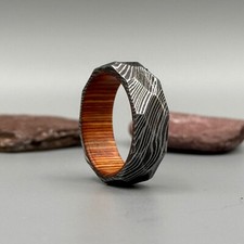 Damascus Steel Whiskey Barrel Wood Ring - Rock Hammered Diamond Cut Wedding Band