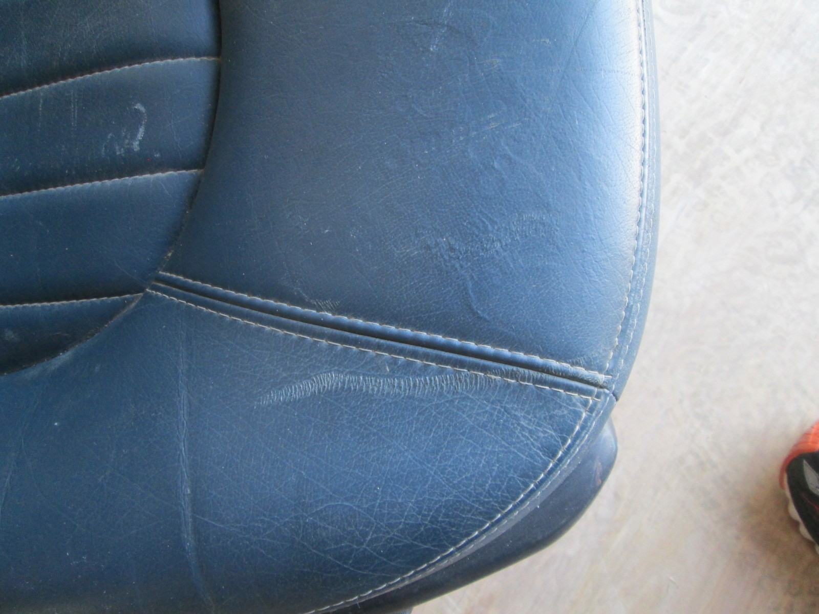 Maserati Coupe - RH / Passenger Seat w/ Rails / Guides  # 9811008