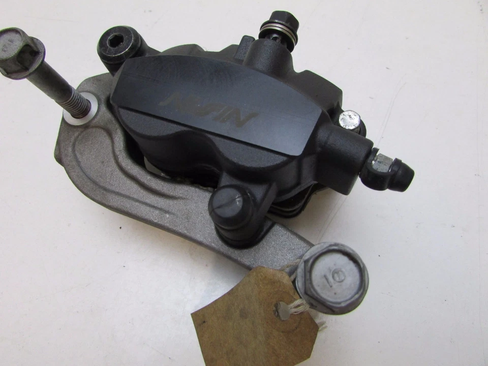 Pinza y soporte de freno trasero doble embrague Honda VFR1200X y VFR1200X 2013-2017 Foto 3 de 4