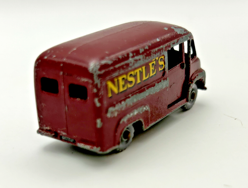 Vintage Unboxed Matchbox Commer 30 CWT Van No.69 Made in England by Lesney - Picture 3 of 10