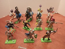 Vtg Lot of Britains LTD Deetail 1971 Army Medieval Knights Horses And Soldiers