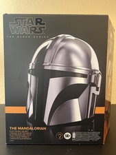 Hasbro Star Wars The Black Series The Mandalorian Premium Electronic Helmet. NEW