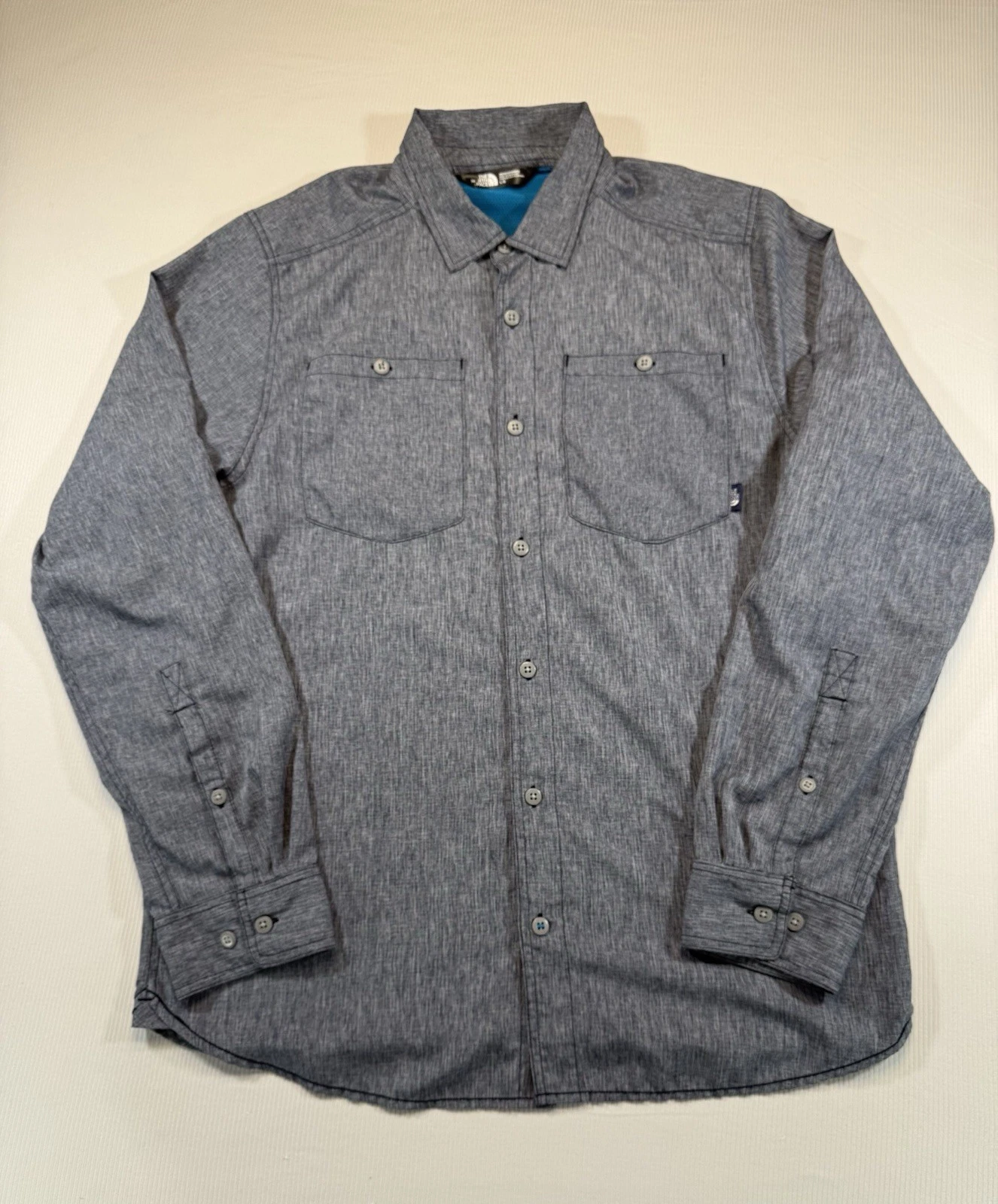 The North Face Men’s L Button Up Long Sleeve Outdoor Travel Shirt Gray
Opens in a new window or tab