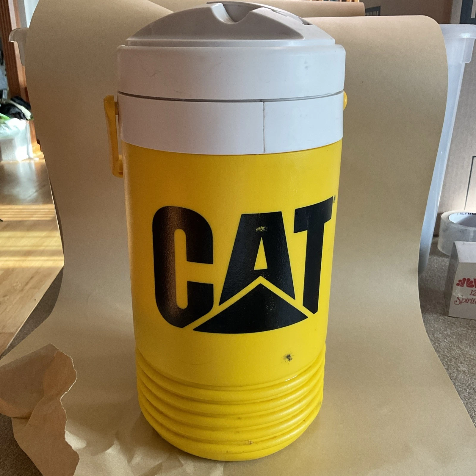 CAT CATERPILLAR Playmate Cooler 1 Gallon Beverage W Pour Spout Water Jug